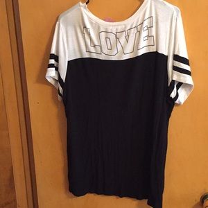 PLUS SIZE ‘LOVE’ SHIRT